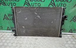Радиатор двигателя (двс) Volvo XC70 2007-2016 31368361 2