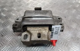 Подушка кпп Volkswagen Passat B6 1.9TDI