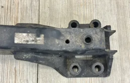 Фаркоп для Volkswagen Touareg 2005 года на фотографиях