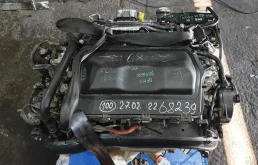 Двигатель без навесного для Ford Kuga 2015 года на фотографиях