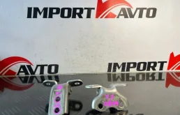 Петля двери TOYOTA SIENTA 2015-2018 6871012151 NHP170G 1NZ-FXE, передняя правая