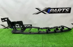Кронштейн крыла BMW X5 2009 7157990 E70 N52B30AF, передний правый