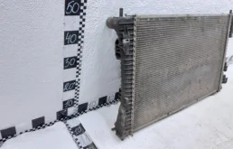 Радиатор охлаждения ДВС для Ford Explorer на фотографиях