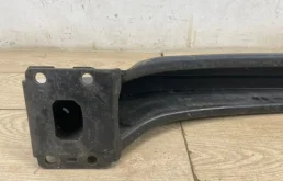 Усилитель заднего бампера для Volkswagen Touareg на фотографиях