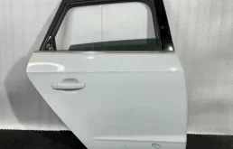 Дверь задняя правая Audi A3 2014 8V4833052B 8V