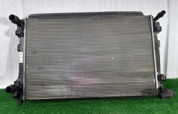 Радиатор охлаждения двигателя Volkswagen Passat 2015 5Q0121251GQ B8 1.4 CZE