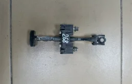 Ограничитель двери Volvo XC60 2013 31298466 D5244T17, передний
