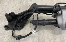 Фаркоп для Volkswagen Touareg 2024 года на фотографиях