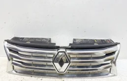 Решетка радиатора Renault Duster 2010-2015