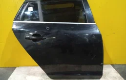 Дверь Volvo V60 2010-2013