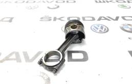 Поршень с шатуном Skoda Octavia 2013 04L105401A A7 (5E) 2.0 CKFC
