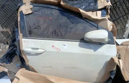 Дверь Toyota Corolla 2013-2018 6700102390 180, передняя правая