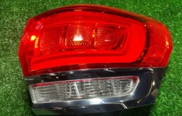 Фонарь правый Jeep GRAND CHEROKEE WK2 EXF 3.0D