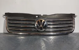 РЕШЕТКА РАДИАТОРА VOLKSWAGEN 3B0853651K S4348Z