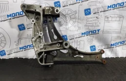 Крепление рычага подвески Volkswagen Scirocco 2009 1K0199295F 137 CAW, переднее левое