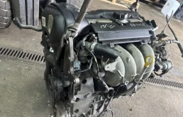 Двигатель VOLVO S40 V40 30616113 VS B4204T3