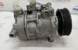 Компрессор кондиционера Volkswagen Golf 5Q0820803F