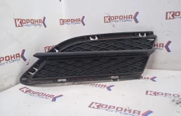 Решетка противотуманки левая Б/У Б/У