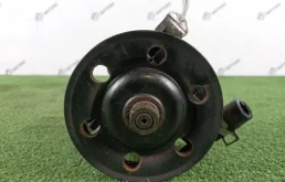 Насос гидроусилителя руля Mazda MPV 2002 L11632650C LW3W L3