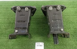 Кронштейн Mercedes-Benz S-Class 2007 A2216201286 W221 M273E55, передний