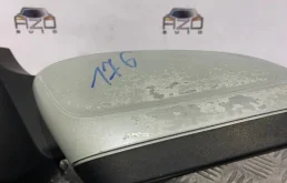 Стекла и зеркала для Volvo C30 2010 года на фотографиях