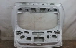 Крышка багажника для Hyundai i40 2016 года на фотографиях