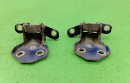 Петля двери Mazda Familia 2000 EA0159240C BJ5W ZLVE, передняя правая
