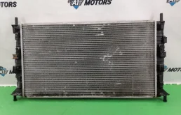 Радиатор охлаждения двигателя Volvo V50 8603621 MW43