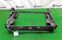 Крепление радиатора BMW 5-Series 2012 17117804617 F11 N47D20