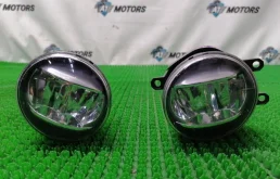 Фара противотуманная Toyota Aqua 2013 8121048051 NHP10 1NZ-FXE, передняя правая