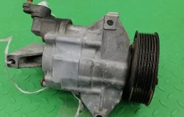 Компрессор кондиционера Nissan Tiida 2006 92600ED000 C11 HR15DE