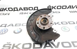 Кулак поворотный Skoda Octavia 2015 5Q0407256Q A7 (5E) 2.0 CRMB, передний правый