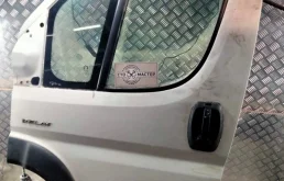 Дверь передняя левая Peugeot Boxer