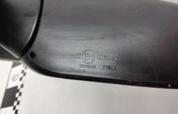 Стекла и зеркала для Toyota Corolla 2016 года на фотографиях