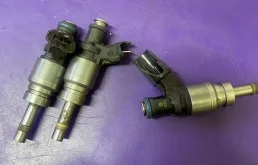 Топливные форсунки 4.2 audi vw touareg 079906036c