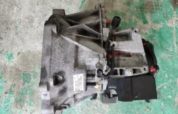 Механическая коробка передач Ford Focus 2 2010 1744432 QQDB