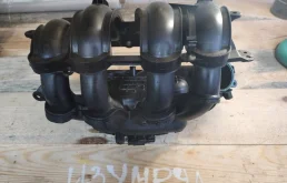Коллектор впускной Ford Focus 2 2006 1807950 1.6 HXDB