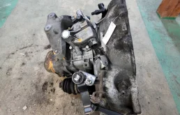 Механическая коробка передач Opel Astra H 2010 55558142
