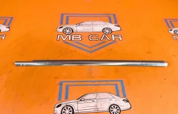Молдинг стекла двери Mercedes-Benz