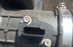 Расходомер воздуха Nissan Navara (D40) 2004-2015 2010 226807S000 2.5 D YD25DDTI
