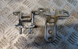 Петля двери задней левой Mitsubishi L200 (2006-2015) 2012 5732A027 2.5 D 4D56