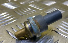 Датчик температуры охлаждающей жидкости Volkswagen Amarok (2010-2016) 2012 06A919501A ПИКАП 2.0 D CDCA