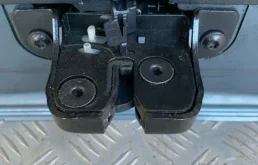 Замок багажника Dacia Duster 2010-2017 2014 905039326R 1.5 D K9K858