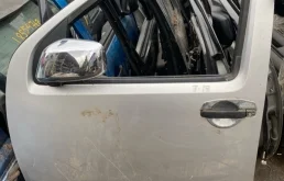 Дверь передняя левая Nissan Navara (D40) 2004-2015 2005 80101EB330 2.5 D YD25DDTI