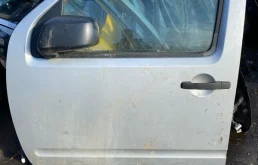 Дверь передняя левая Nissan Navara (D40) 2004-2015 2005 80101EB330 2.5 D YD25DDTI