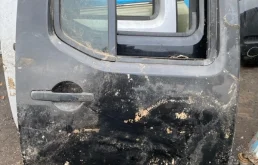 Дверь задняя правая Nissan Navara (D40) 2004-2015 2008 82100EB332