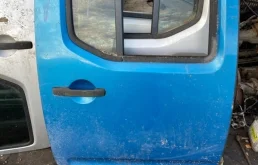 Дверь задняя правая Nissan Navara (D40) 2004-2015 2006 82100EB332 2.5 D YD25DDTI