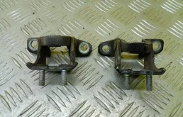 Петля двери Mitsubishi L200 (2006-2015) 2013 5732A027 ПИКАП 2.5 D 4D56