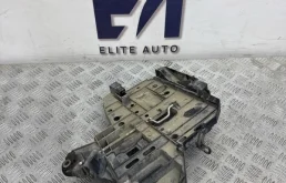 Кронштейн фары Porsche Cayenne GTS 2008 7L5941045 957 4.8, левый