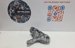 Кронштейн компрессора кондиционера VW Scirocco 2011 1K0260885B 3 CAXA